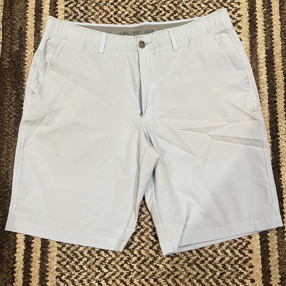 Under Armour Men's Light Gray Golf Shorts